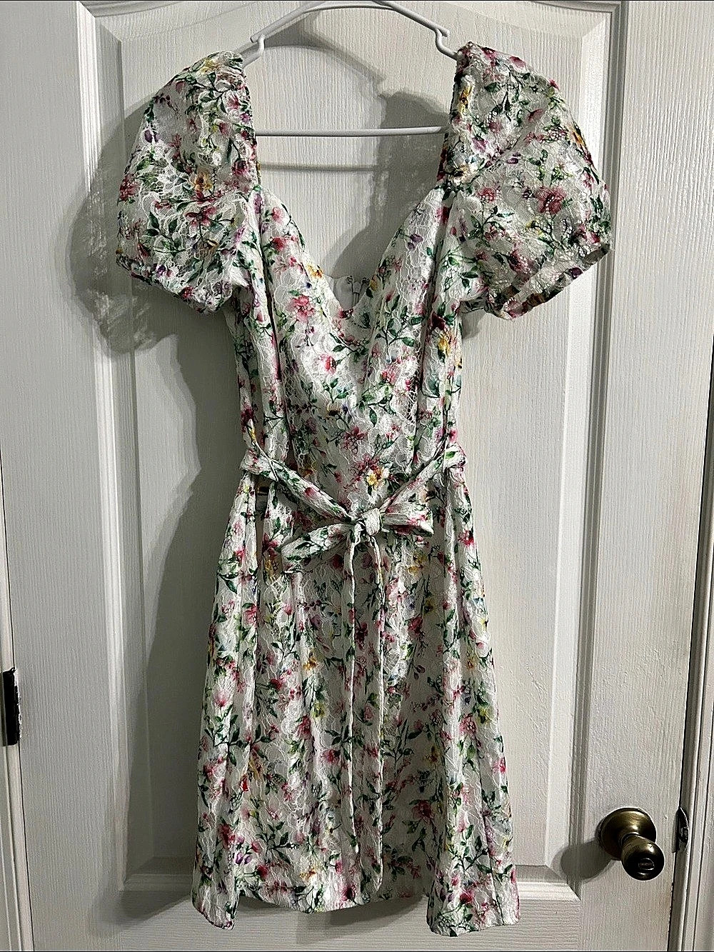 Kenzie Floral Lace Mini Dress in White & Pink Size 14 New without Tags